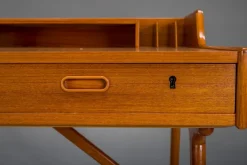 Pamono Mid-Century Modern Danish Teak Desk by Arne Wahl Iversen, 1960s Best