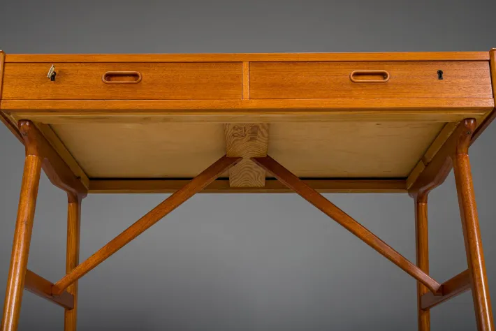 Pamono Mid-Century Modern Danish Teak Desk by Arne Wahl Iversen, 1960s Best