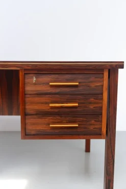 Pamono Mid-Century Modern Danish Freestanding Rosewood Desk by Gunnar Falsig, 1960s Outlet