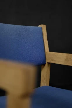 Pamono Mid-Century Modern Danish Oak and Blue Fabric Chair by Hans J. Wegner for Getama, 1960s Best