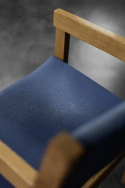 Pamono Mid-Century Modern Danish Oak and Blue Fabric Chair by Hans J. Wegner for Getama, 1960s Best