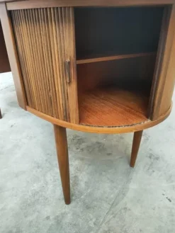 Pamono Mid-Century Modern Danish Teak Desk Outlet