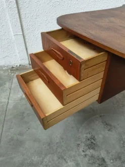 Pamono Mid-Century Modern Danish Teak Desk Outlet