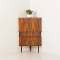 Pamono Mid-Century Modern Danish Rosewood Corner Cabinet, 1960s Sale