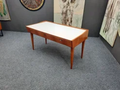 Pamono Mid-Century Modern Desk in Cherry and Formica, 1950s Hot