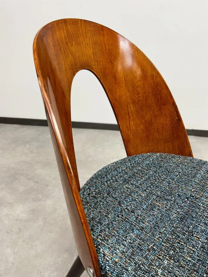 Pamono Mid-Century Modern Dining Chairs by Antonín Šuman for Tatra Furniture Pravenec, 1960s, Set of 4 Best