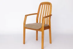 Pamono Mid-Century Modern Dining Armchairs in Oak from Dyrlund, Denmark, 1970s, Set of 4 Outlet