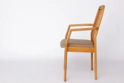 Pamono Mid-Century Modern Dining Armchairs in Oak from Dyrlund, Denmark, 1970s, Set of 4 Outlet