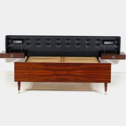 Pamono Mid-Century Modern Double Bed Bedroom Set with Floating Nightstands and Lighting, 1960s Hot