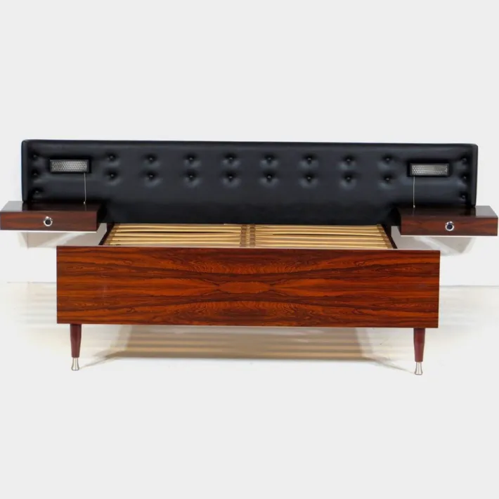 Pamono Mid-Century Modern Double Bed Bedroom Set with Floating Nightstands and Lighting, 1960s Hot