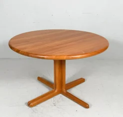 Pamono Mid-Century Modern Extendable Dining Table in Teak from Langeskov Möbelfabrik, 1970s Best