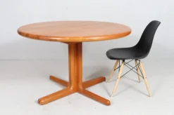 Pamono Mid-Century Modern Extendable Dining Table in Teak from Langeskov Möbelfabrik, 1970s Best