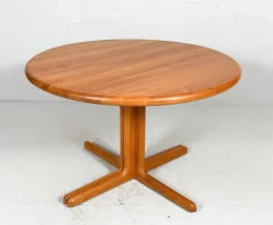 Pamono Mid-Century Modern Extendable Dining Table in Teak from Langeskov Möbelfabrik, 1970s Best