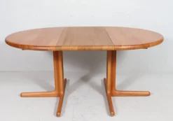 Pamono Mid-Century Modern Extendable Dining Table in Teak from Langeskov Möbelfabrik, 1970s Best