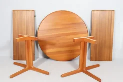 Pamono Mid-Century Modern Extendable Dining Table in Teak from Langeskov Möbelfabrik, 1970s Best