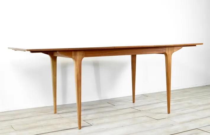 Pamono Mid-Century Modern Extendable Teak Dining Table from McIntosh, 1960s Hot