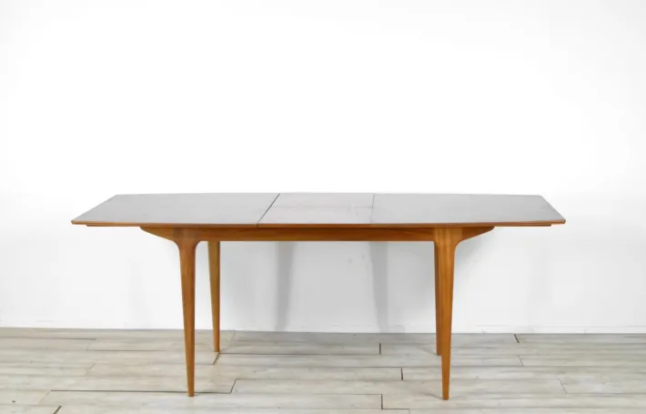 Pamono Mid-Century Modern Extendable Teak Dining Table from McIntosh, 1960s Hot