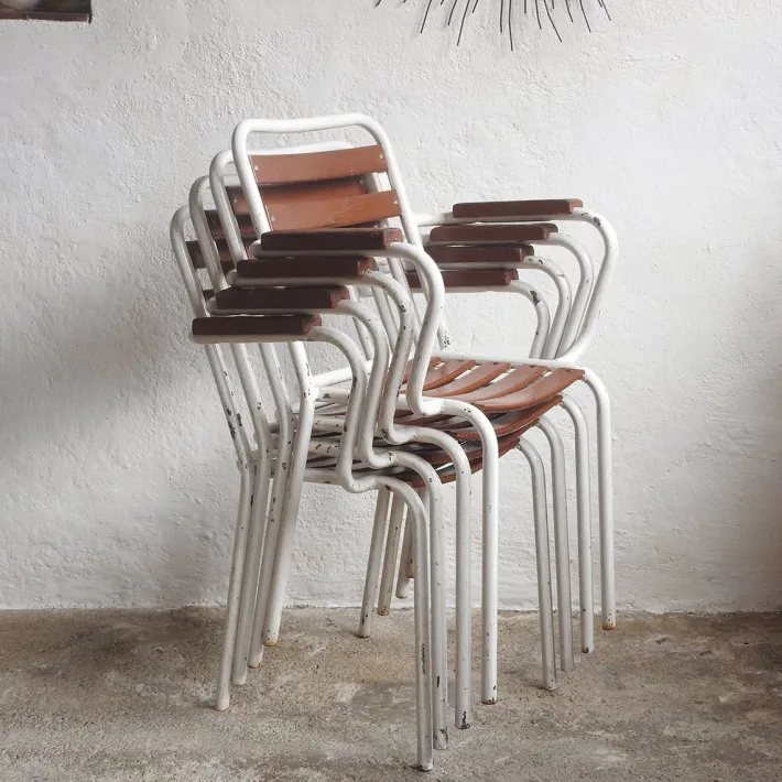 Pamono Mid-Century Modern French Stackable Garden Chairs, 1950s, Set of 4 Outlet