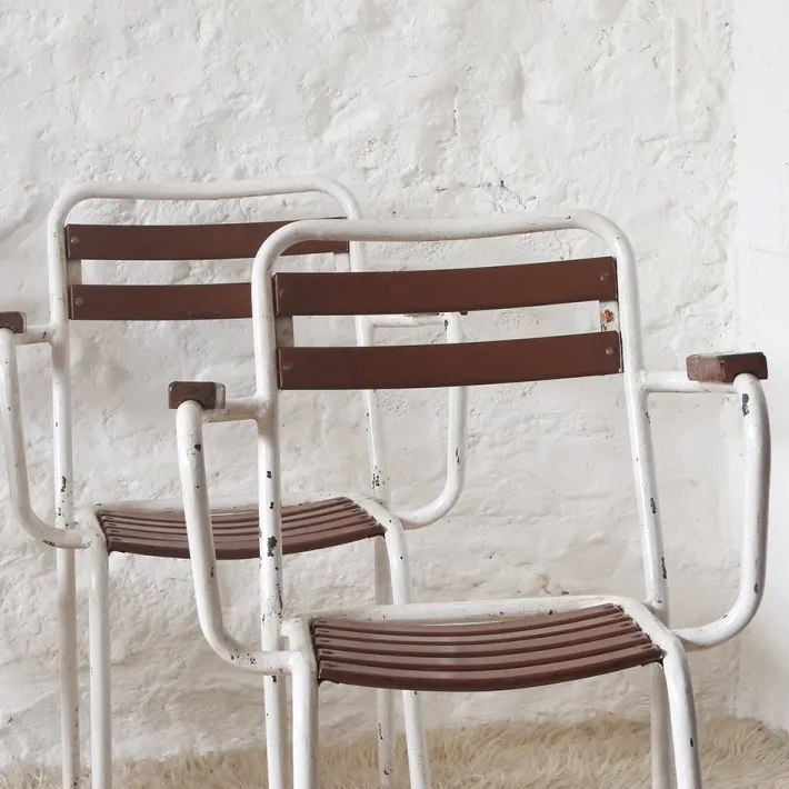 Pamono Mid-Century Modern French Stackable Garden Chairs, 1950s, Set of 4 Outlet