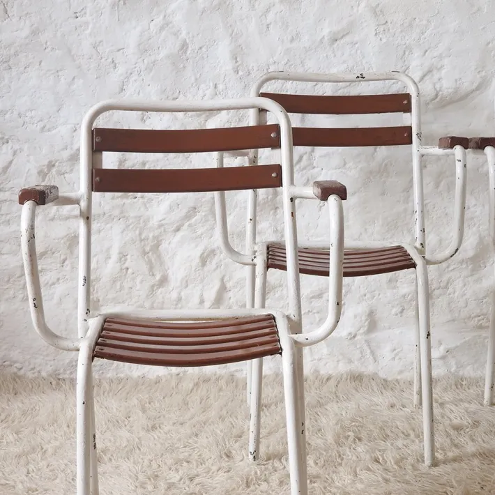Pamono Mid-Century Modern French Stackable Garden Chairs, 1950s, Set of 4 Outlet
