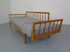 Pamono Mid-Century Modern German Cherrywood Daybed by Walter Knoll for Knoll Antimott, 1950s Online