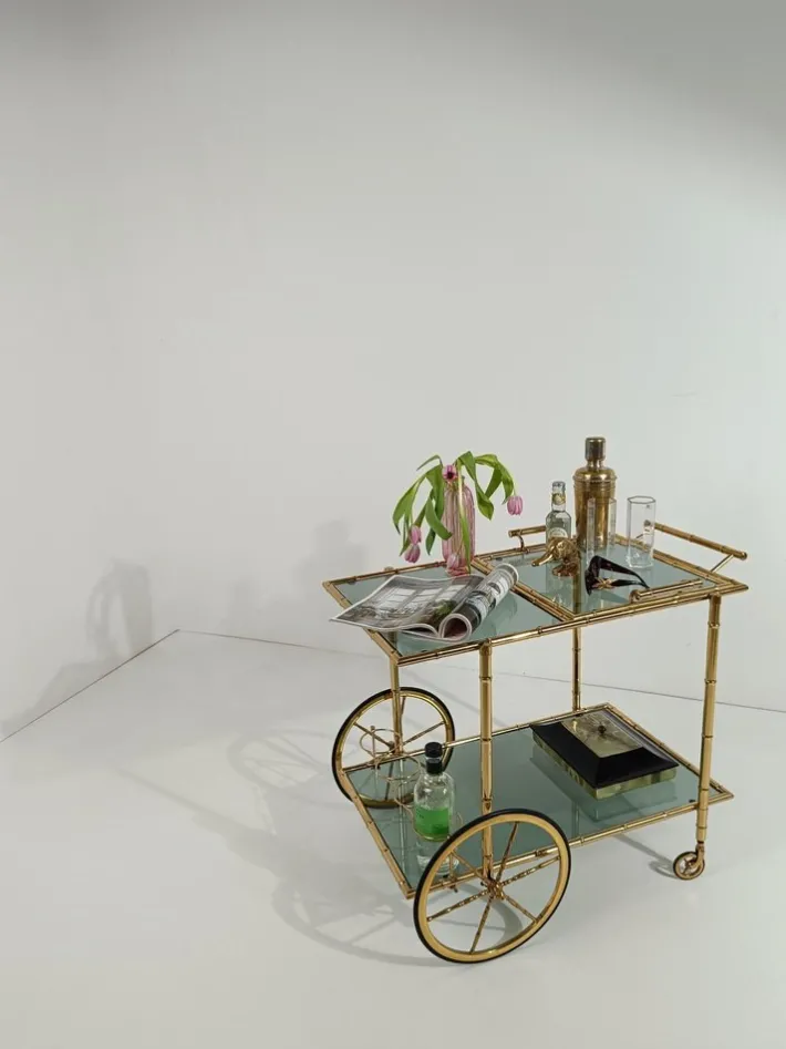 Pamono Mid-Century Modern Gilded Brass Faux Bamboo Bar Cart with Removable Tray Top, 1970s Outlet