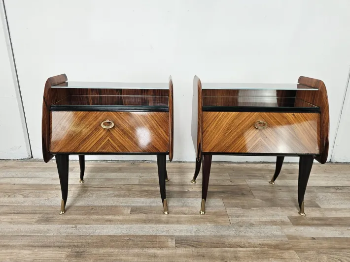 Pamono Mid-Century Modern Italian Mahogany-Clad Nightstands with Mirror Tops, 1950s, Set of 2 Hot