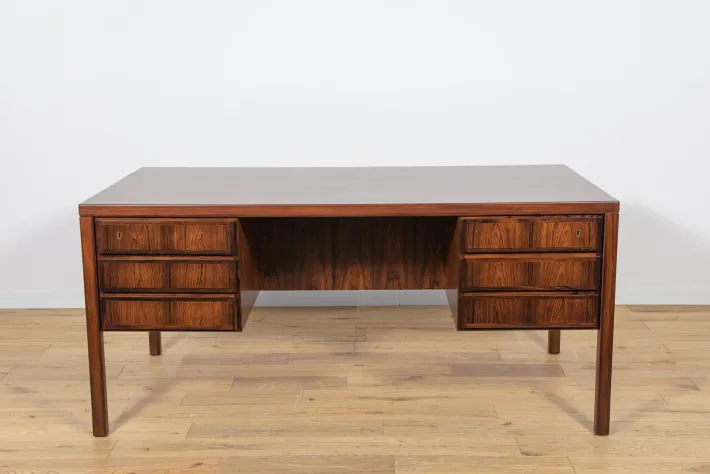Pamono Mid-Century Modern Model 77 Freestanding Desk in Teak from Omann Jun, 1960s Outlet