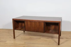 Pamono Mid-Century Modern Model 77 Freestanding Desk in Teak from Omann Jun, 1960s Outlet