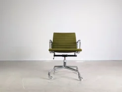 Pamono Midcentury Modern Office Chair by Charles & Ray Eames for Herman Miller Sale