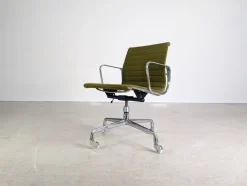 Pamono Midcentury Modern Office Chair by Charles & Ray Eames for Herman Miller Sale