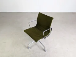 Pamono Midcentury Modern Office Chair by Charles & Ray Eames for Herman Miller Sale