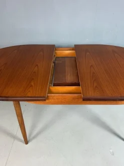 Pamono Mid-Century Modern Oval Extendable Dining Table in Teak from G-Plan, 1960s Hot
