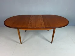 Pamono Mid-Century Modern Oval Extendable Dining Table in Teak from G-Plan, 1960s Hot