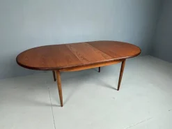 Pamono Mid-Century Modern Oval Extendable Dining Table in Teak from G-Plan, 1960s Hot