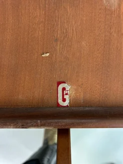 Pamono Mid-Century Modern Oval Extendable Dining Table in Teak from G-Plan, 1960s Hot