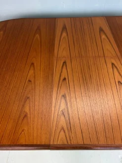 Pamono Mid-Century Modern Oval Extendable Dining Table in Teak from G-Plan, 1960s Hot