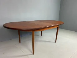 Pamono Mid-Century Modern Oval Extendable Dining Table in Teak from G-Plan, 1960s Hot