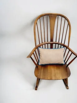 Pamono Mid-Century Modern Rocking Chair attributed to Lucian Ercolani for Ercol Online