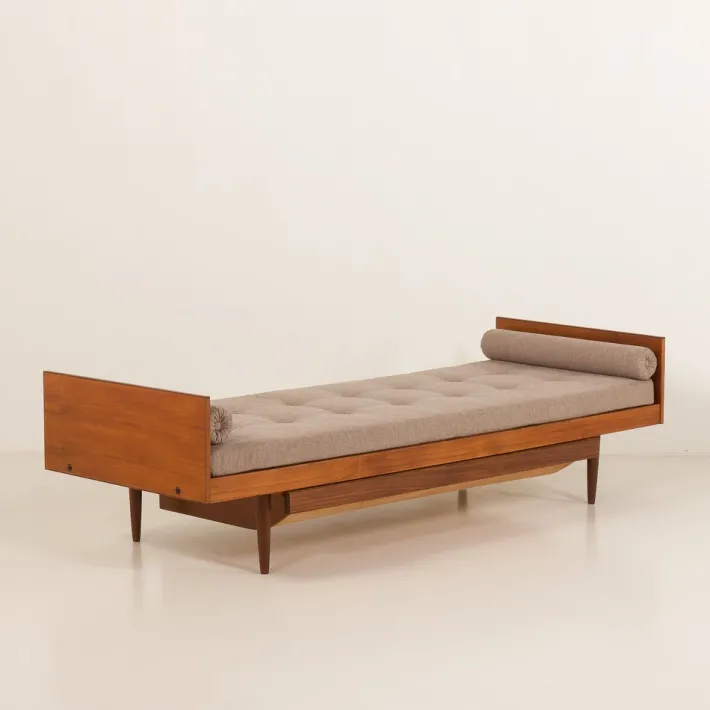 Pamono Mid-Century Modern Scandinavian Daybed with Duvet Compartment, 1960s Best