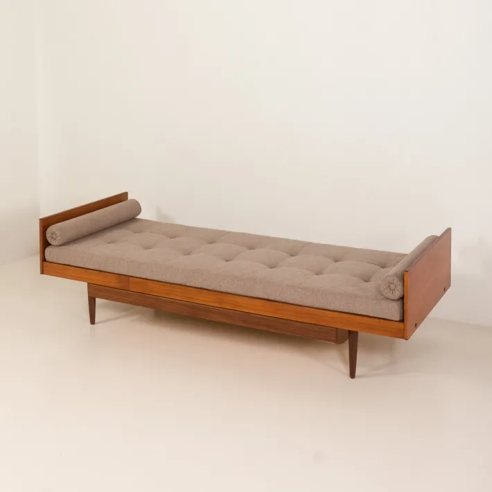 Pamono Mid-Century Modern Scandinavian Daybed with Duvet Compartment, 1960s Best