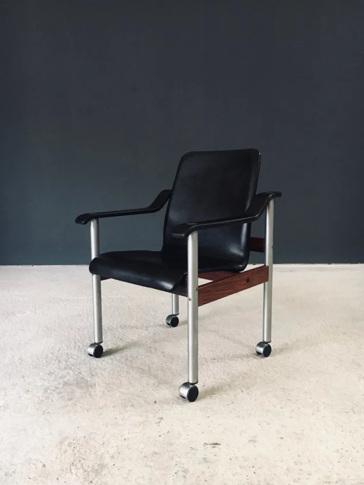 Pamono Mid-Century Modern Scandinavian Office Chair from Dyrlund, Denmark, 1960s Hot