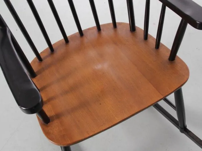 Pamono Mid-Century Modern Scandinavian Rocking Chair attributed to Tapiovaara, 1960s Outlet