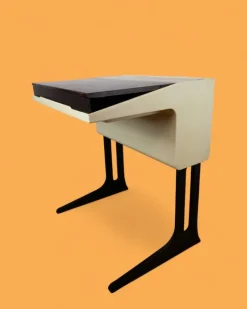 Pamono Mid-Century Modern Space Age Desk in Plastic by Luigi Colani for Flötotto, Germany, 1970s Clearance