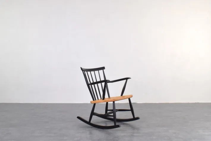 Pamono Mid-Century Modern Swedish Rocking Chair, 1960s Outlet
