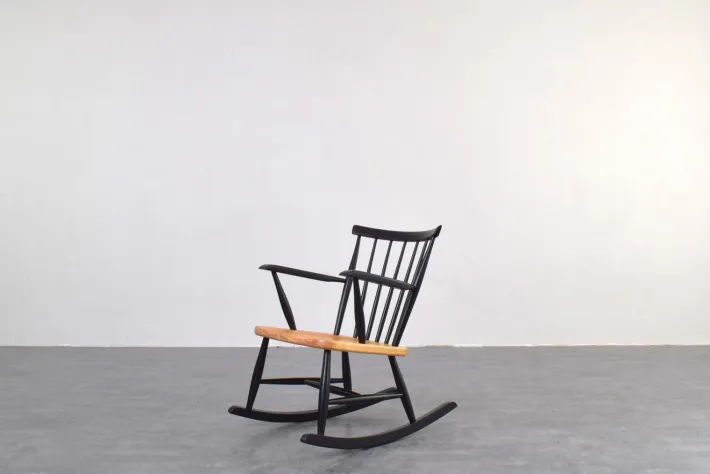 Pamono Mid-Century Modern Swedish Rocking Chair, 1960s Outlet
