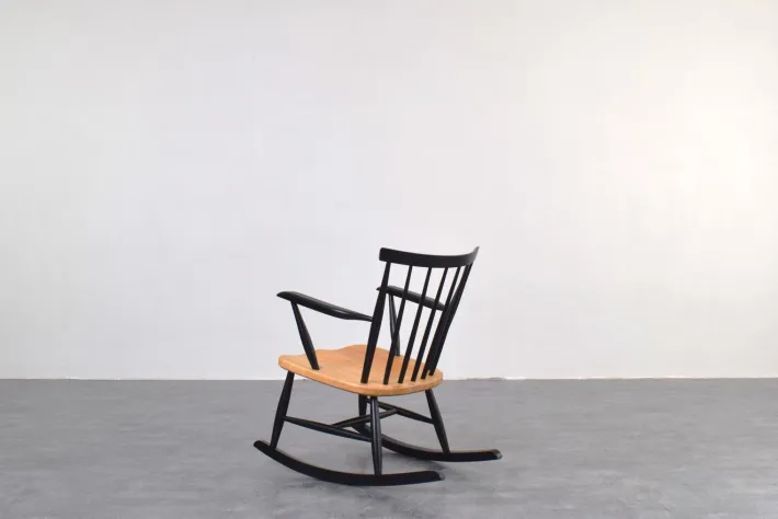 Pamono Mid-Century Modern Swedish Rocking Chair, 1960s Outlet
