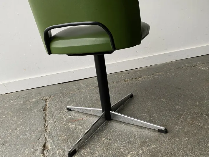 Pamono Mid-Century Modern Swivel Dining or Office Chairs, 1960s, Set of 4 Hot