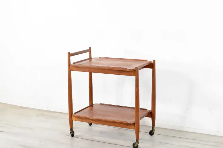 Pamono Mid-Century Modern Teak Cocktail Trolley from White & Newton New