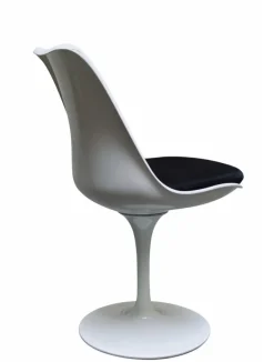 Pamono Mid-Century Modern White Tulip Base Dining Chair by Eero Saarinen, Italy, 1970s Hot